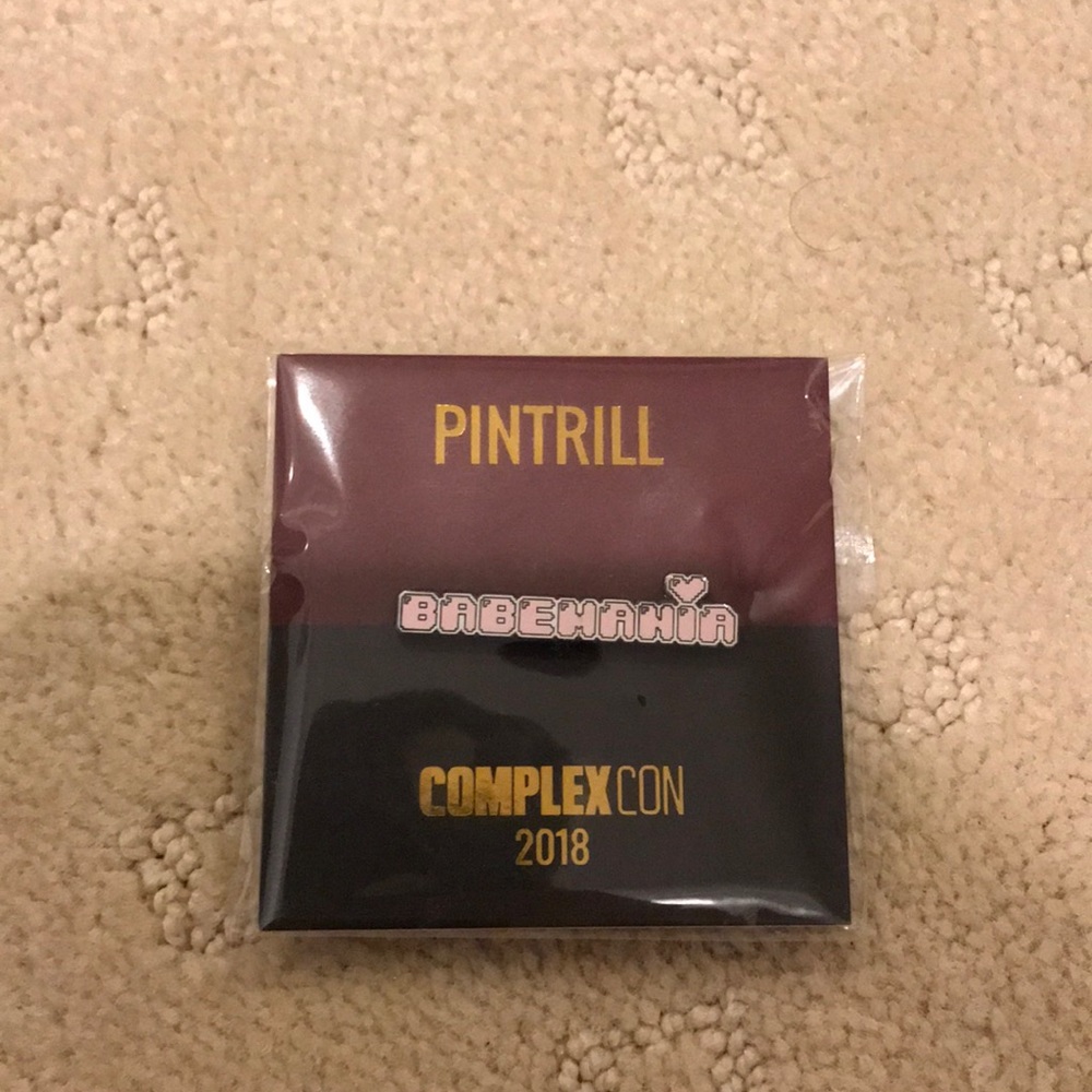 Babemania Pin (ComplexCon 2018)